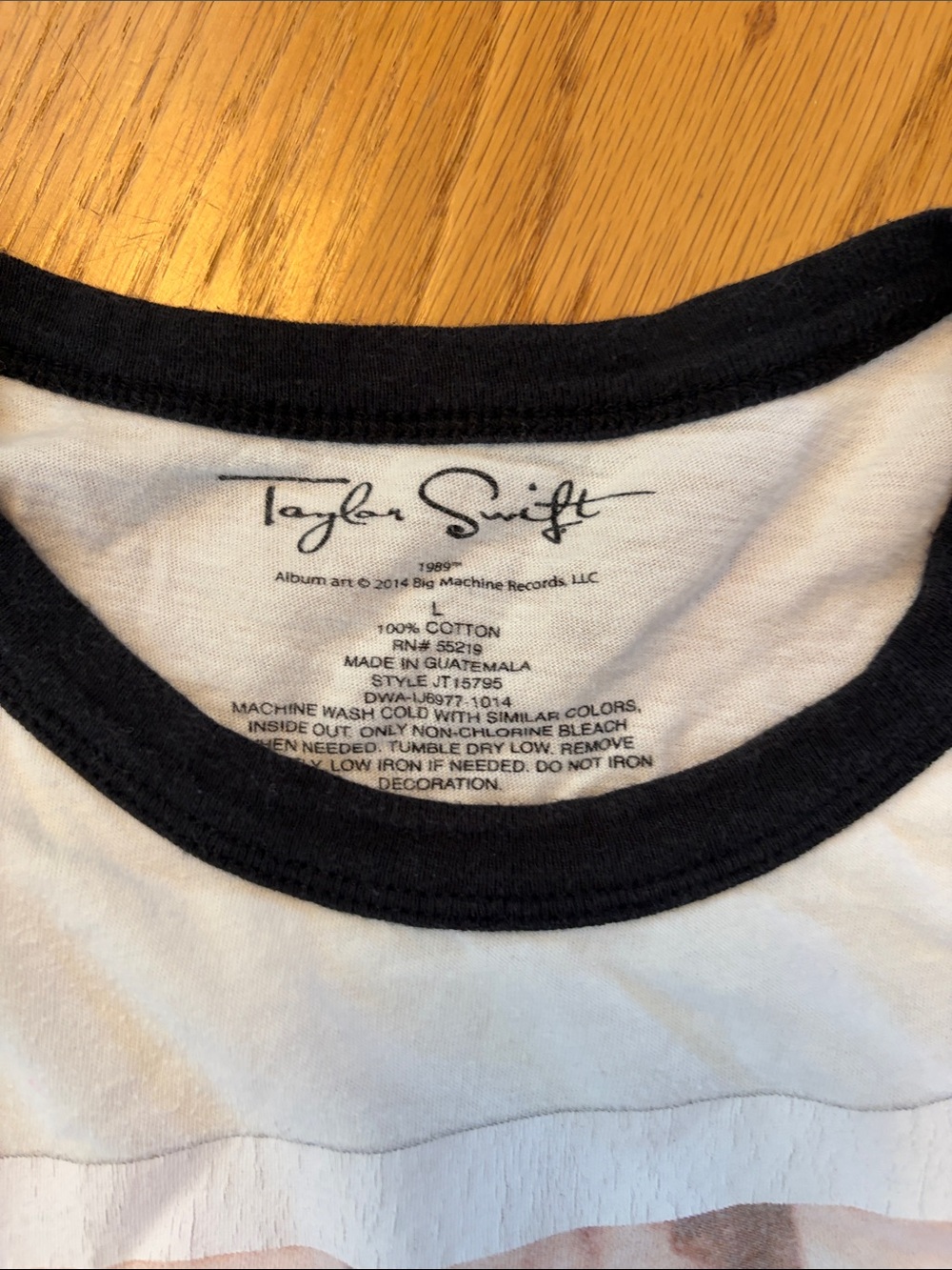 Taylor Swift 1989 T-Shirt size Large - Picture 2 of 6